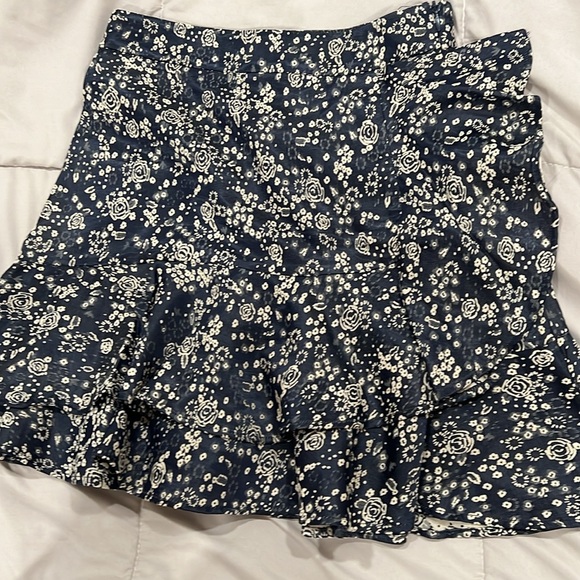 Zara Basic Ruffle Skirt - Picture 3 of 3